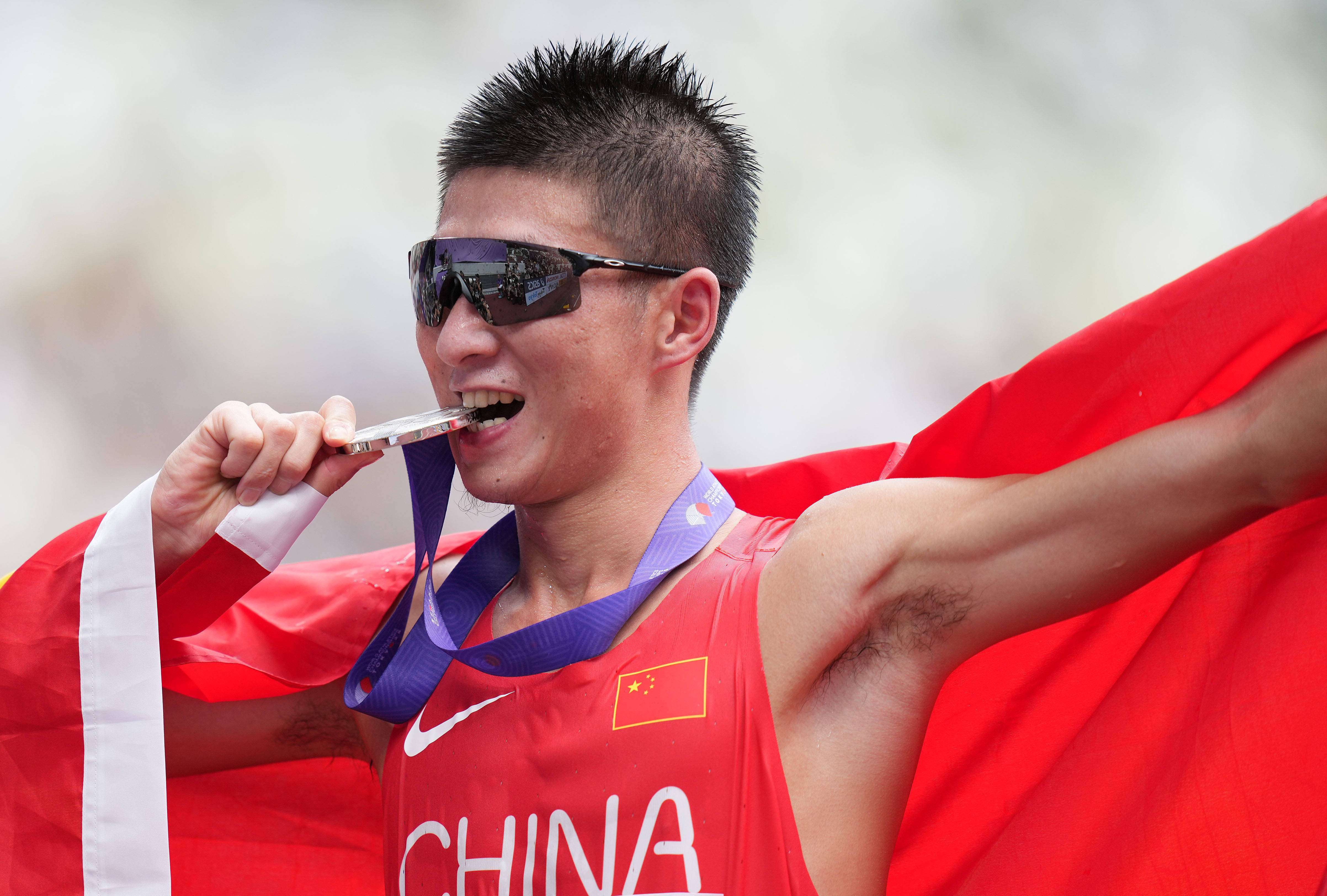 包含巴哈马田径选手勇夺银牌,表现抢眼的词条 包含巴哈马田径选手勇夺银牌,表现抢眼的词条