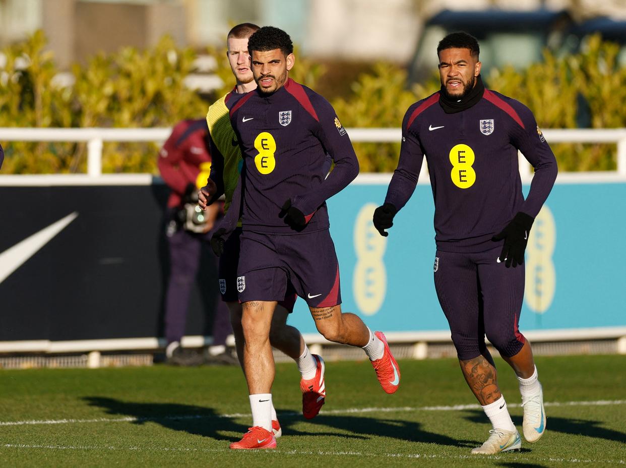 英格兰队员在世界杯赛场上表现出色，向前迈进一步的简单介绍