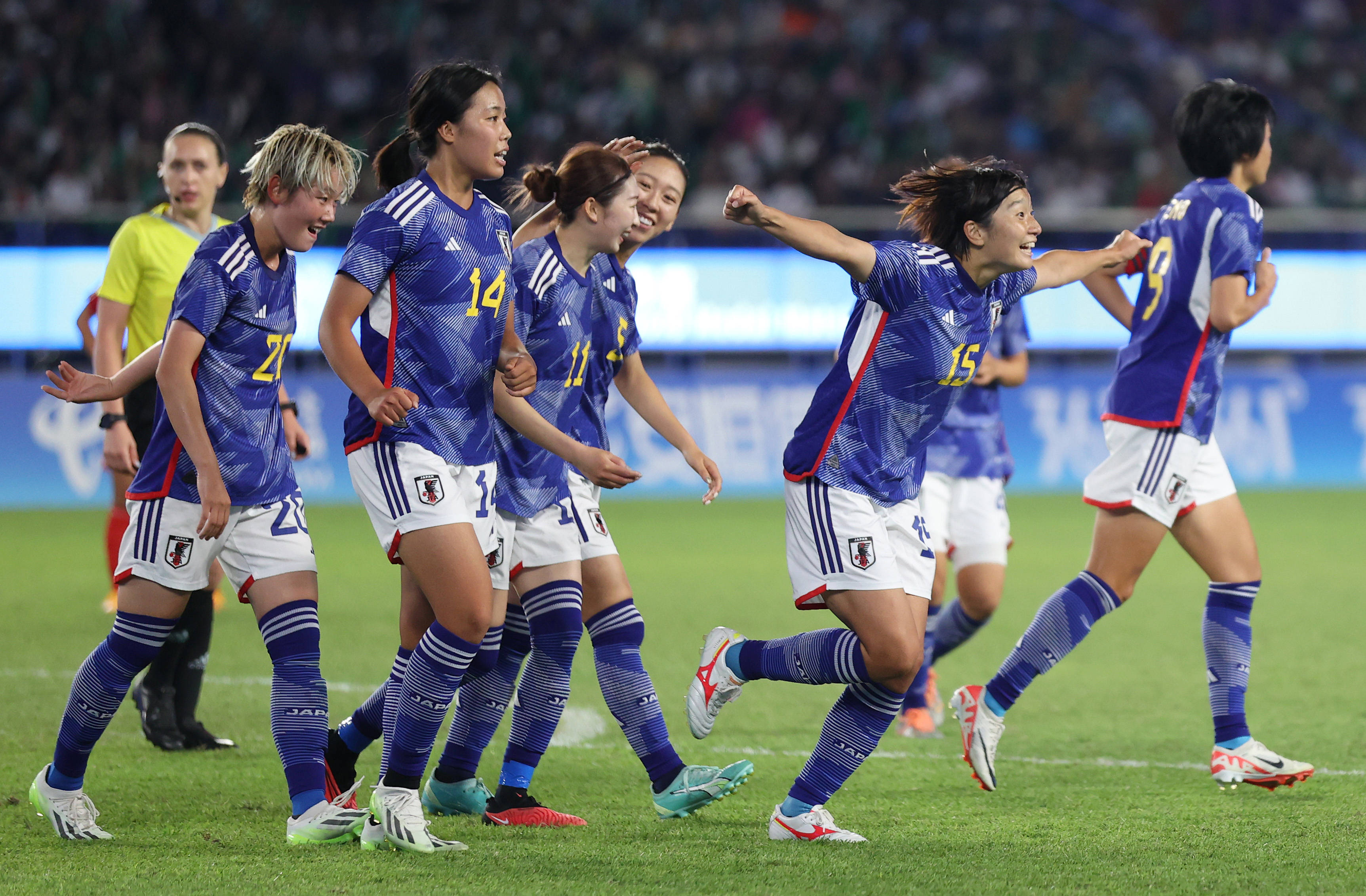 美国女足成功卫冕世界杯冠军 美国女足成功卫冕世界杯冠军