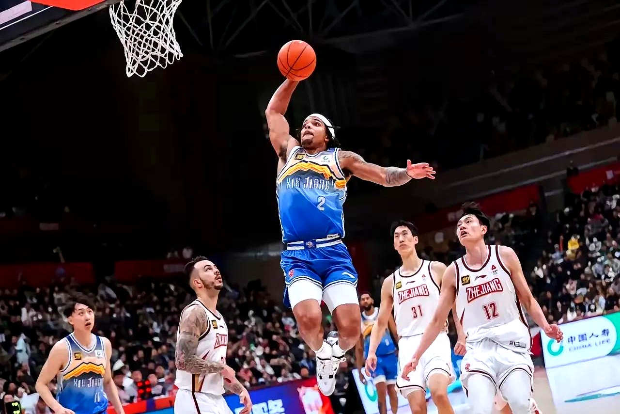 包含新疆队员集体发挥，连胜气势如虹的词条