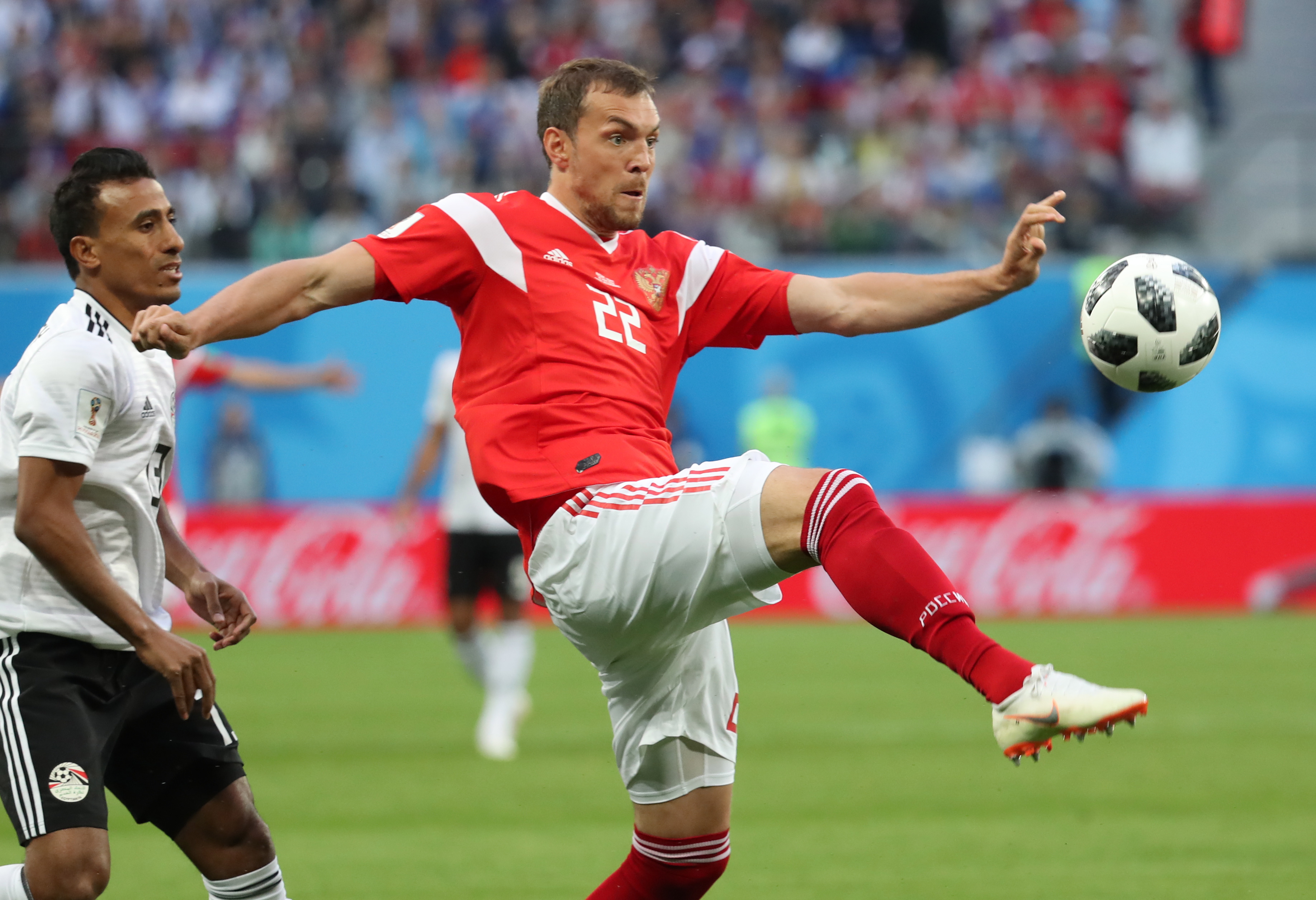 杏彩体育网页版-俄罗斯球员在国际足球比赛中取得胜利