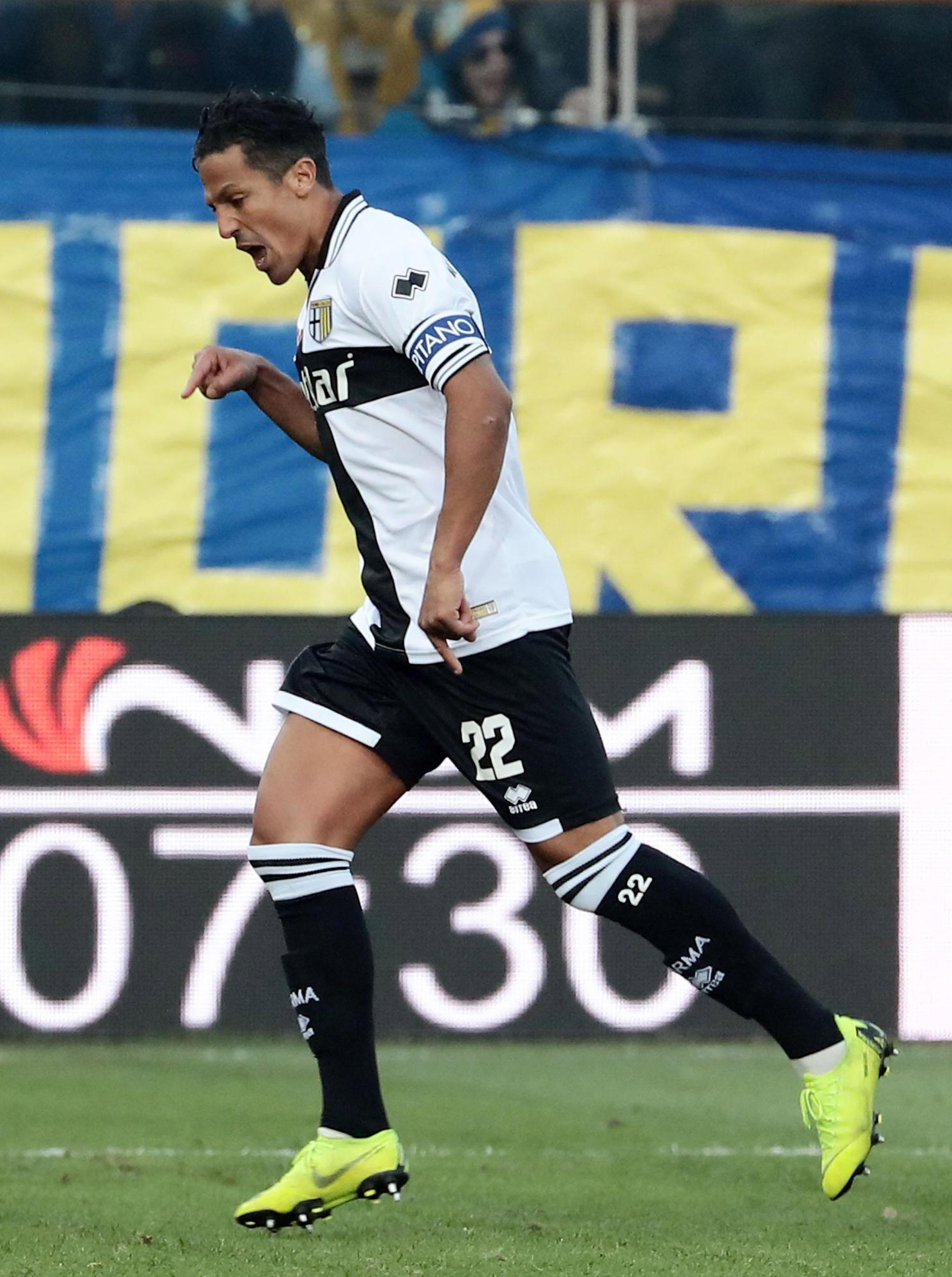 切沃客场击败帕尔马，继续保持领先