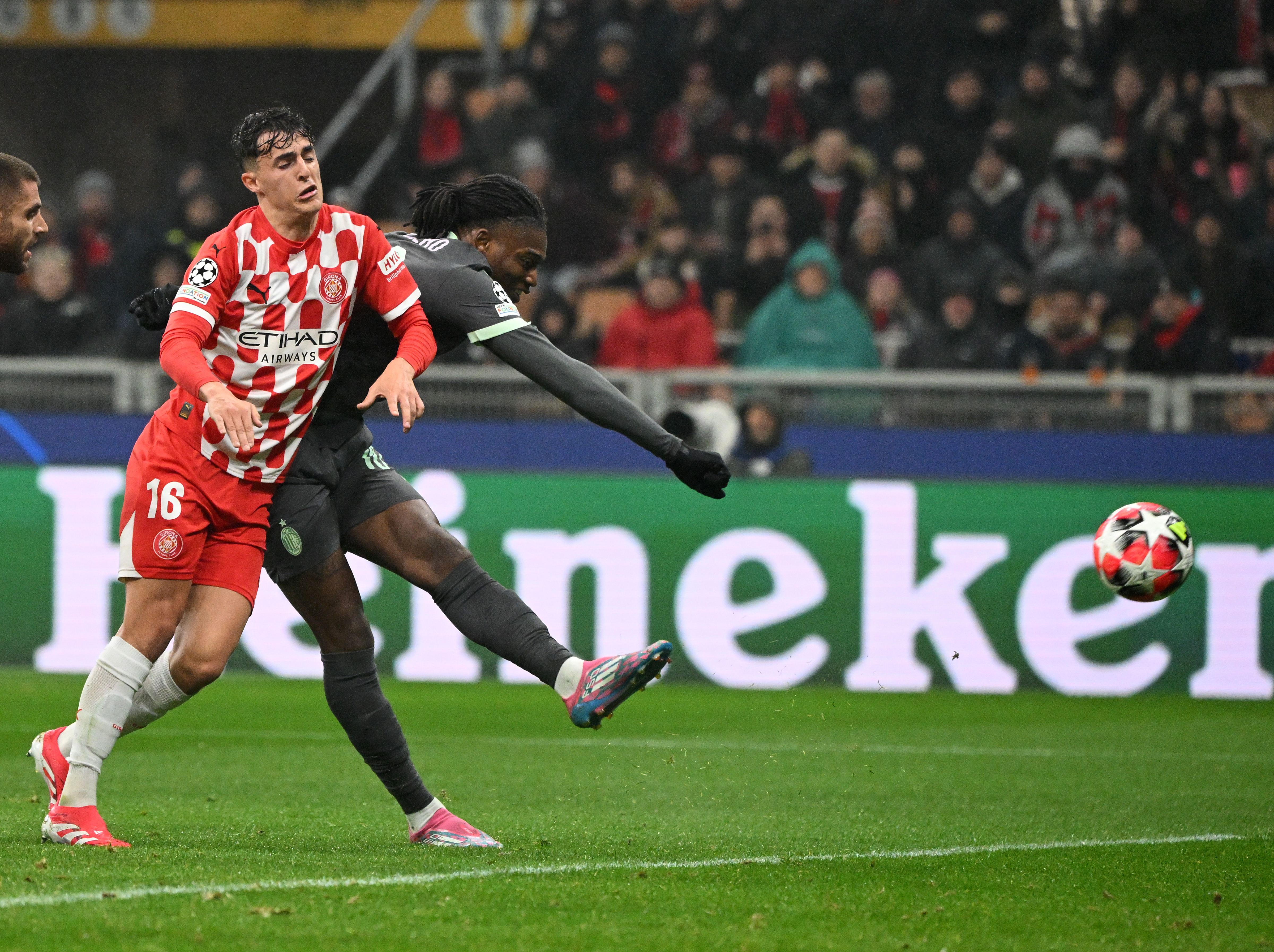 杏彩体育在线登录-曼联主场战平AC米兰，晋级欧罗巴联赛八强