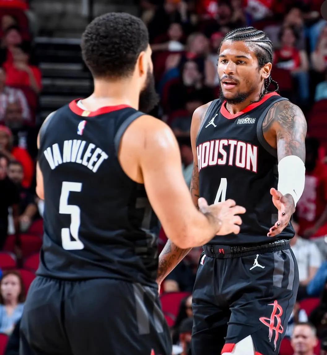 关于公牛球员战术配合默契，战胜对手取得胜利的信息