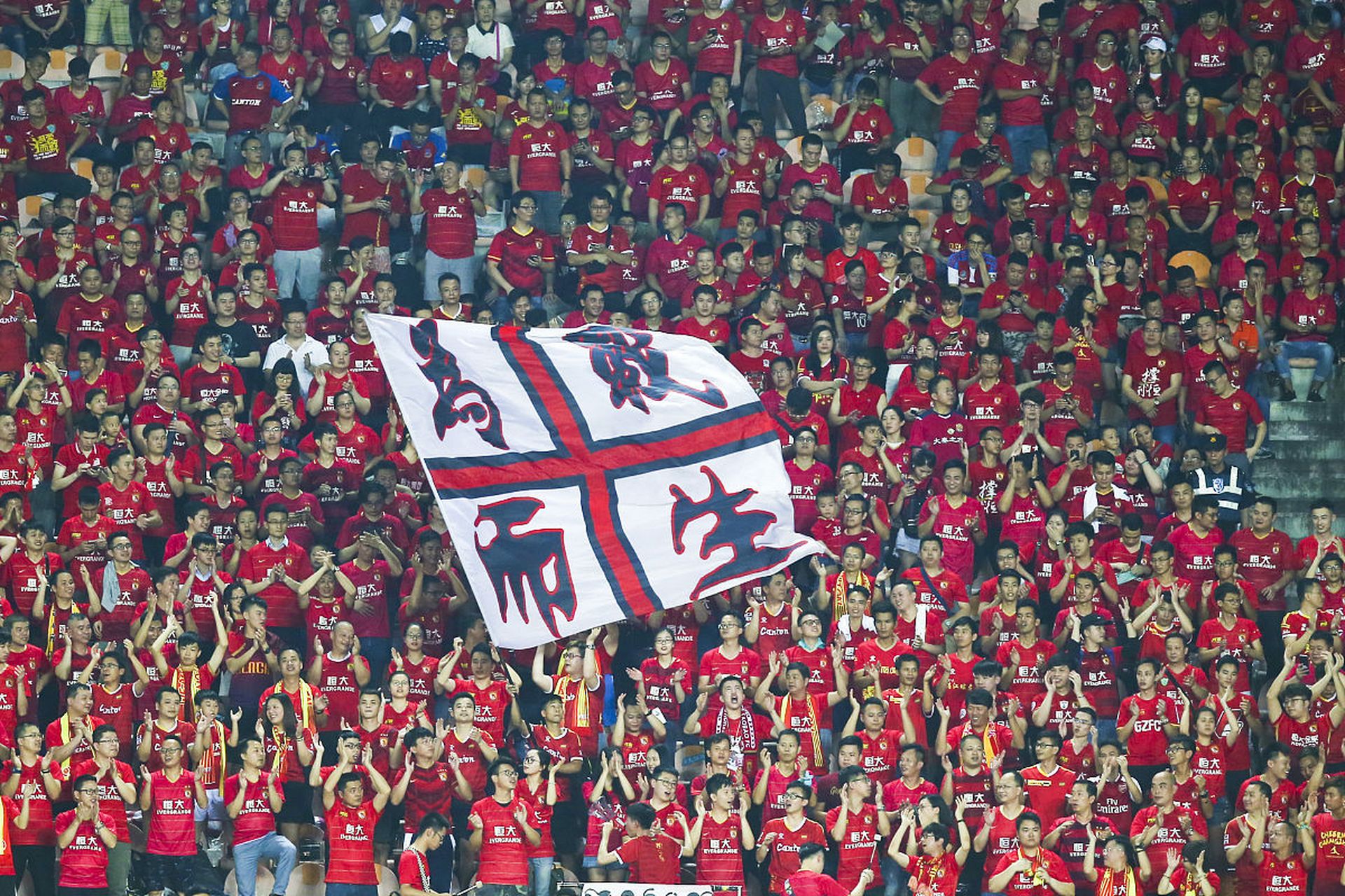 杏彩体育官网入口-狼队主场战胜西汉姆，稳健发挥取得胜利